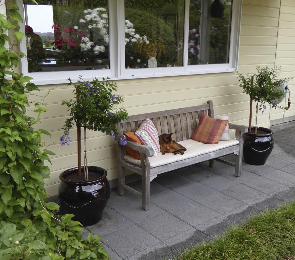 Llarrinda Bed & Breakfast Foster Bagian luar foto