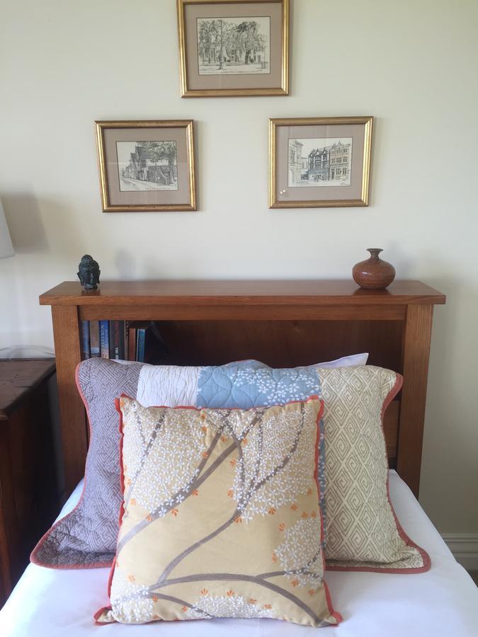 Llarrinda Bed & Breakfast Foster Bagian luar foto