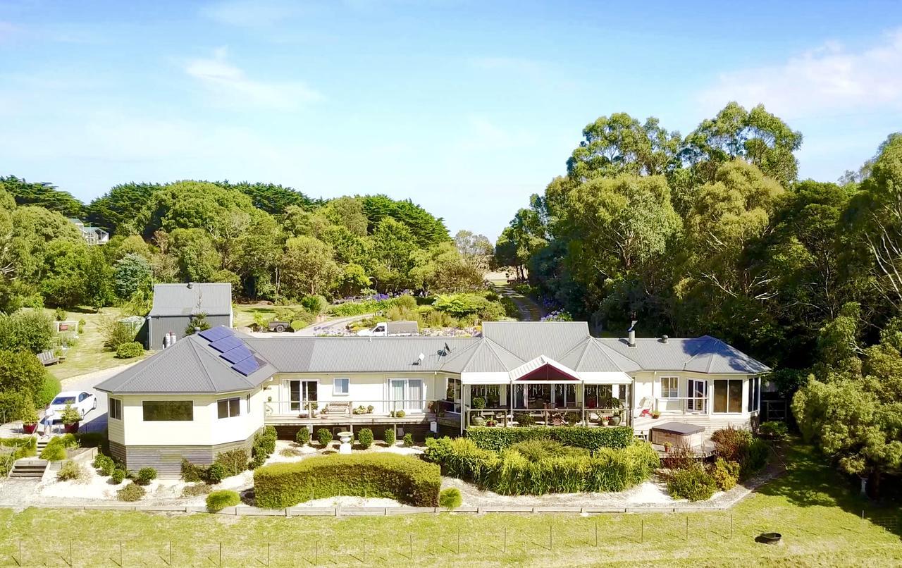 Llarrinda Bed & Breakfast Foster Bagian luar foto