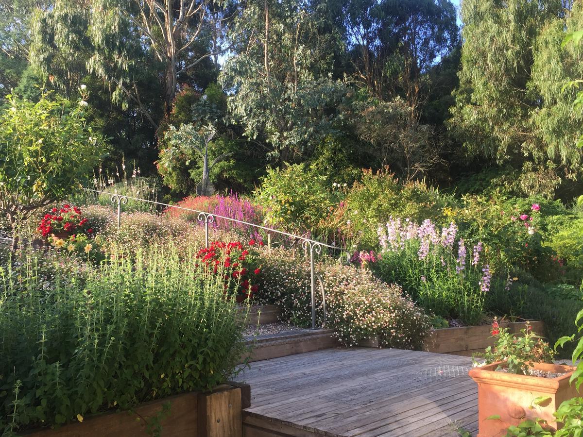 Llarrinda Bed & Breakfast Foster Bagian luar foto